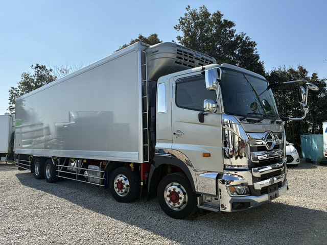 プロフィア冷凍冷蔵車