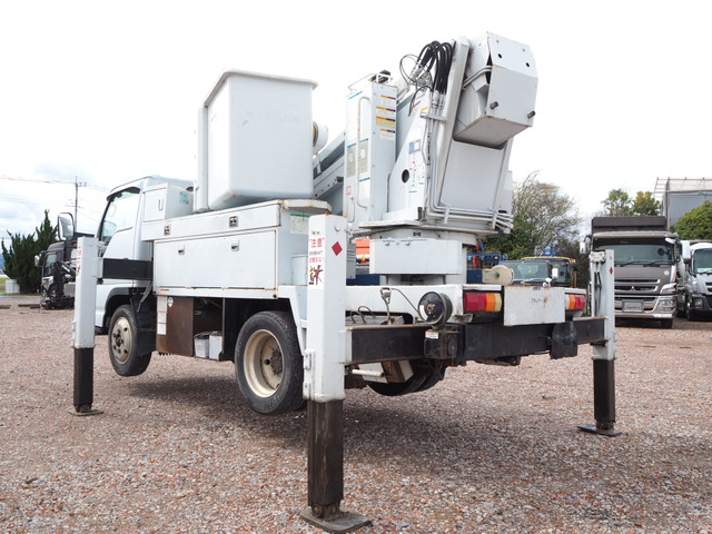 エルフ高所作業車