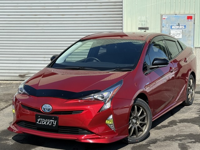 プリウス1.8 S ツーリングセレクション E-Four 4WD