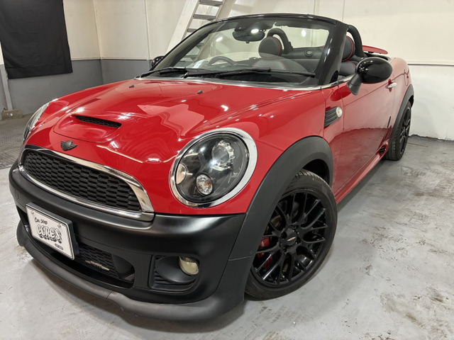 ミニロードスター(ミニ) ジョン・クーパー・ワークス　魅力的なレッドカラーのオープンボディ! 中古車画像
