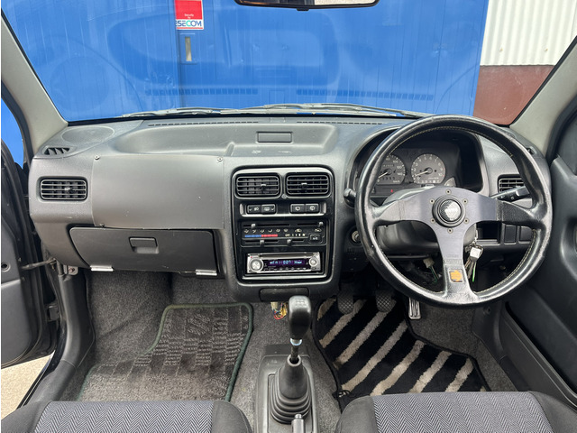 H8�N�� �X�Y�L �A���g���[�N�X �^�[�{ie/s�����ɂ��܂����B�s���̐l�C���ւ�ی^�w�b�h���C�g�̃A���g���[�N�X�ł��B�O�I�[�i�[�l�����m�̕��ł�����ƍ��ꂽ���ԂɂȂ��Ă���܂��B