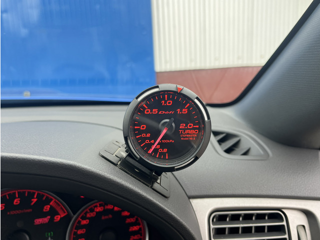 Defi���̃u�[�X�g���[�^�[����������Ă���܂��B�������[�^�[�ɍ��킹�ĐԐF���`���C�X�B�����ڂ������������̂Ŋ����������ł��ˁB