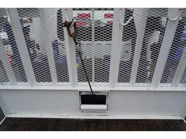 �V�Ԓ����������Ă���܂��B���g�p�̎ԂȂǂ����Ŕ[���������g���b�N����������u���Ă���܂��̂ł������������B