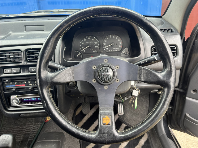 �N�G�͓����Ă���܂���MOMO���̃X�e�A�����O����������Ă���܂��B����S�n���ǂ����쐫�̂����X�e�A�����O�ł��BMOMO�X�e�Ƃ��������������ł���ˁB