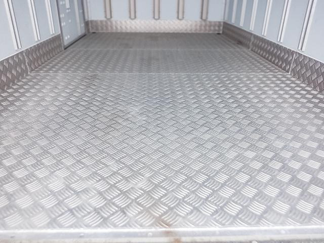 ���ȃA���~