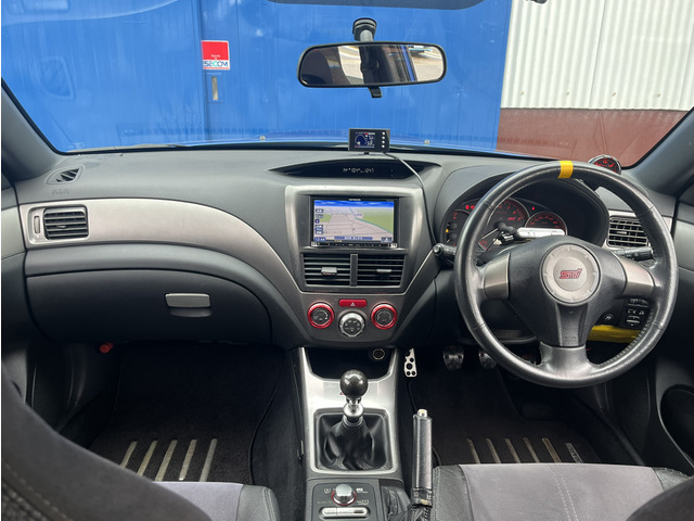 H20�N�� �X�o�� �C���v���b�T WRX STi�����ɂ��܂����B�l�C��WR�u���[�}�C�J���܂Ƃ����J�X�^���ςݎԗ��ɂȂ��Ă���܂��B�����ڂ������[�J�[���ł���������1��Ɏd�オ���Ă���܂��B