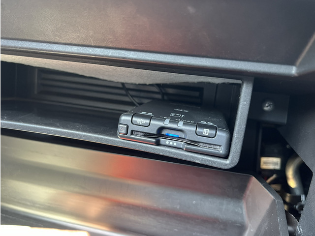 �O���[�{�b�N�X����ETC����t�����Ă���܂��B���������X�g���X�t���[�Œʉ߉\�ł��BETC�������������ł��ˁB