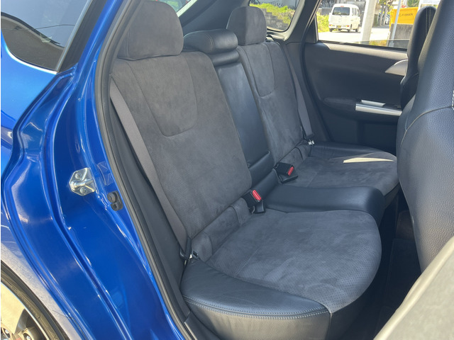 �Z�J���h�V�[�g���Ȃ��Ȃ��L���ł��B��l������Ă��������͂��܂芴���܂���B��l������Ă��\���ȃX�y�[�X���m�ہB�t�@�~���[�J�[�Ƃ��Ă����g�������܂��B