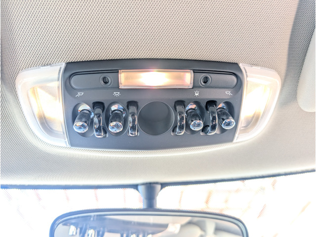 �X�C�b�`�ނ̃��o�[�ɂ����b�L����������Ă���A���ԂȂ�ł͂̃N�I���e�B�[�����������Ă���܂��B