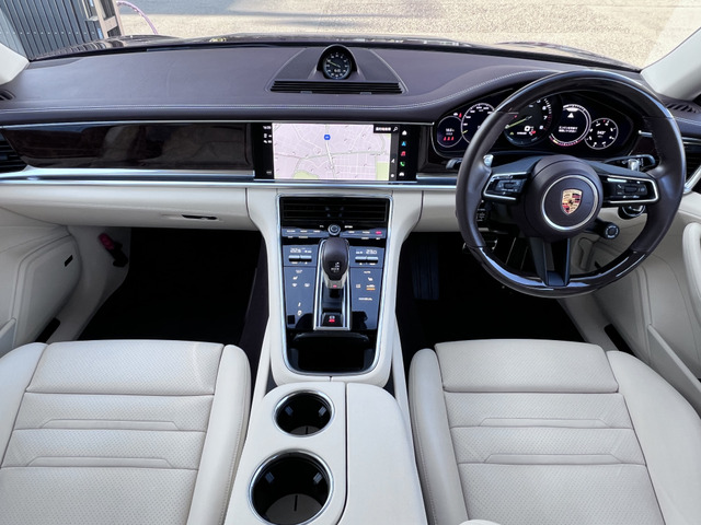 パナメーラ4 E ハイブリッド プラチナエディション PDK 4WD