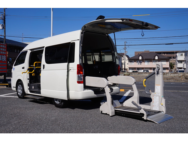 ハイエースバン