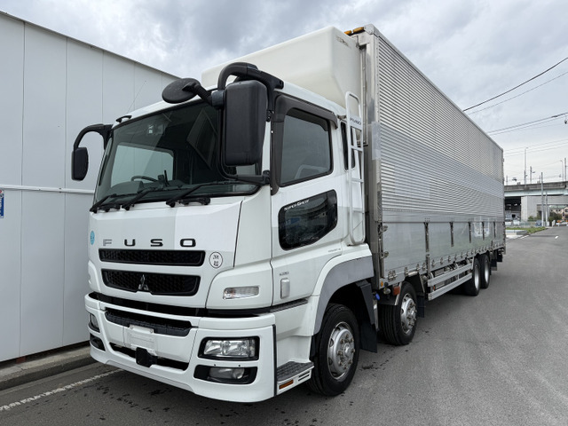 スーパーグレート冷蔵冷凍車