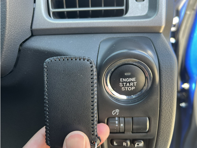 �֗��ȃL�[���X�A�N�Z�X&�v�b�V���X�^�[�g����������Ă���܂��B�����ԓ��ɂ���΃{�^����ŃG���W���̎n�����\�ł��B�g���Ă݂�ƂȂ��Ȃ��֗��ȋ@�\�ł��B