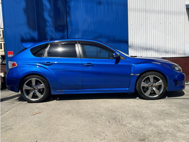 �����͏����Ȃ̂ŏ��S�n���ǂ����₷���ł��B��薡��ς��邽�߂ɑO��ɃN�X�R�̃X�^�r���C�U�[����������Ă���܂��B�R�[�i�����O���̃��[�����������C�����悭�Ȃ���܂��B