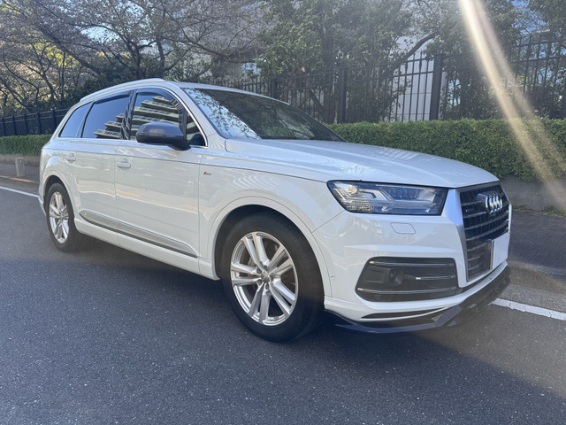 Q73.0 TFSI クワトロ エアサス Sラインパッケージ 4WD