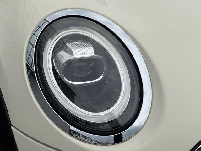 LED�w�b�h���C�g�̓f�U�C���������ł͂Ȃ���Ԃ̈��S���ɔ��Ɍ��ʂ𔭊����܂�!