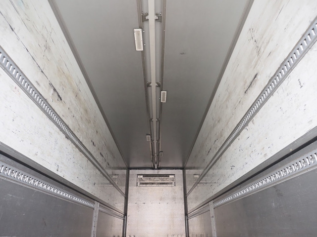 スーパーグレート冷蔵冷凍車