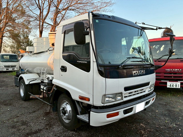 フォワードバキュームカー