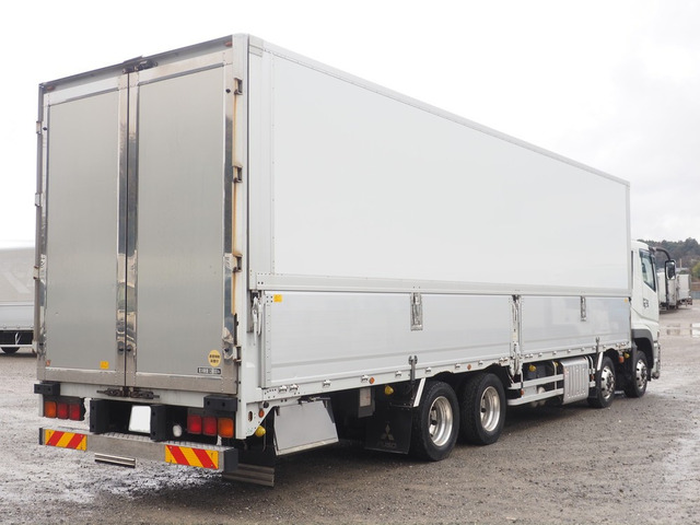 スーパーグレート冷蔵冷凍車