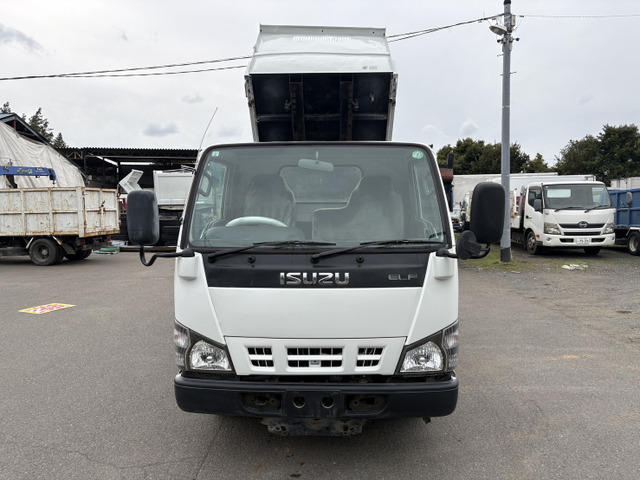 エルフ3.0 フルフラットロー ディーゼル 4WD