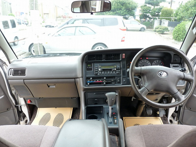 �����͏㎿�ȏ�ԂɂȂ�܂��B�O�I�[�i�[�l�̎�舵�����悢�ԗ��̗l�Ɍ��󂯂��܂��B���Ђ�������������