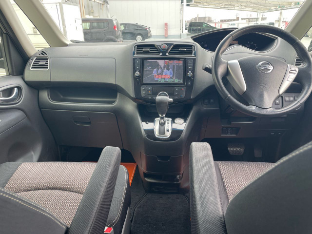 セレナ2.0 ハイウェイスター Vセレクション+Safety II S-HYBRID