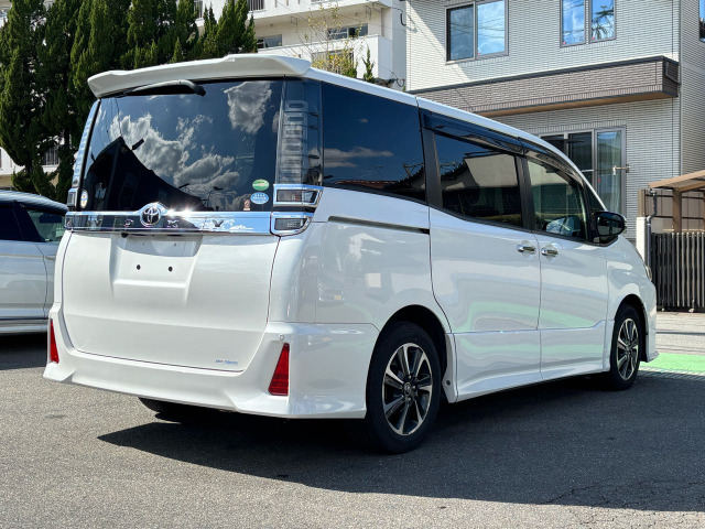 ヴォクシー2.0 ZS 煌