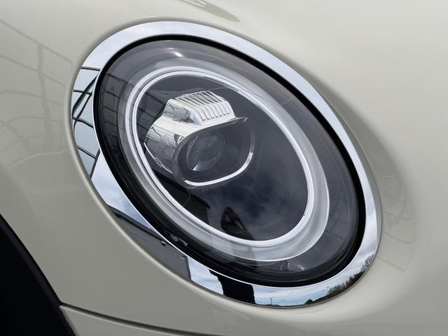 LED�w�b�h���C�g�̓f�U�C���������ł͂Ȃ���Ԃ̈��S���ɔ��Ɍ��ʂ𔭊����܂�!