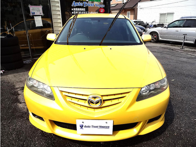 ��������RX-7,���[�h�X�^�[�Ɏ����X�|�[�c�J�[�Ƃ��Ė���y�����}�c�_�̖��ԁ����X�̔��䐔�������A�f�ڊ��ԒZ�߂̐l�C�Ԏ�ł���