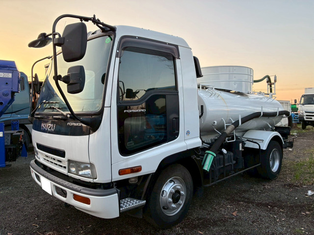 フォワードバキュームカー