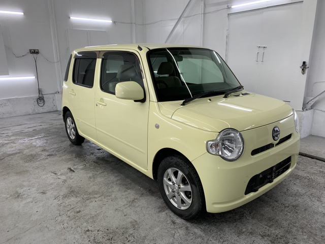 お車と一緒に新品タイヤ(ホイール付き)をご希望の方にはお得な価格にてご提供しております。常時在庫がありますので、いつでもご確認いただけます。