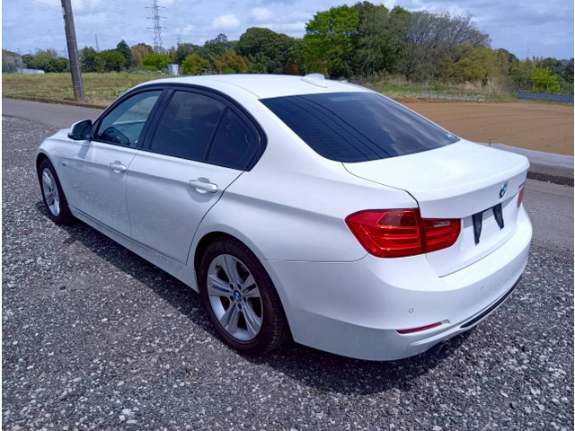 3シリーズセダン320i スポーツ