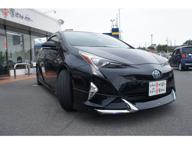 エンジン、ミッションなど金額の大きな箇所も無料修理♪代車もご用意!☆自社保証☆安心3ヶ月間の無料保証付。カーセンサーアフター保証も有り☆1年〜2年更新保証もご用意有ります。輸入車は1年保証〜有償のみです。