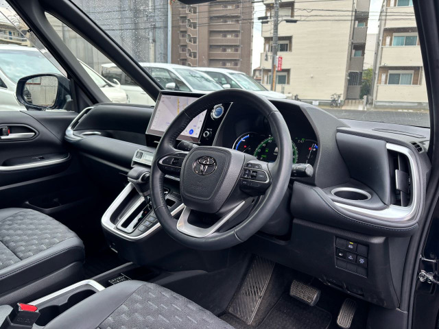 ヴォクシー1.8 ハイブリッド S-Z