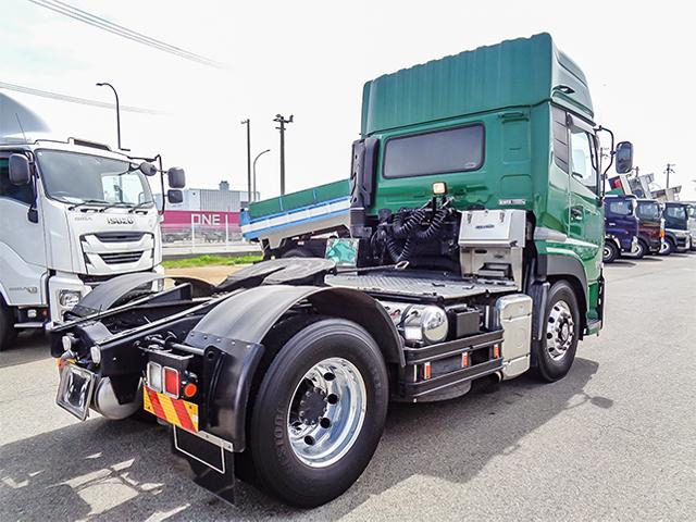 クオントレーラーヘッド