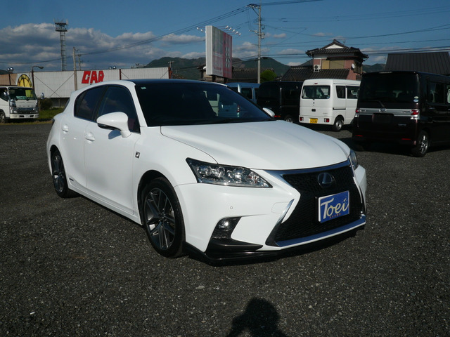 CT200h Fスポーツ