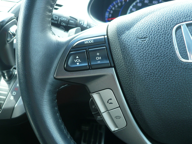 �X�e�A�����O�X�C�b�`(��)�茳�ŃC���^�[�i�r���삪�ł��܂�!���A�^�]���ł��d�b���Ƃ��n���Y�t���[�ʘb�X�C�b�`�����Ă܂�