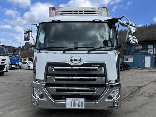 クオン冷凍冷蔵車