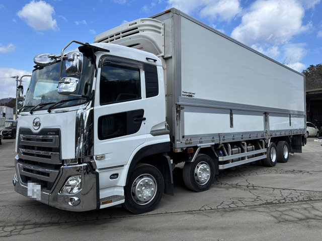 クオン冷凍冷蔵車