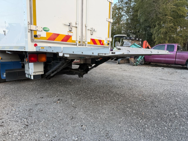 コンドル冷蔵冷凍車