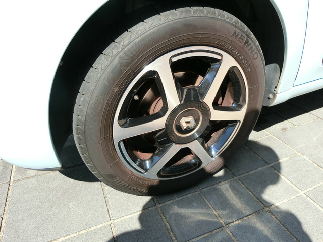 トゥインゴインテンス