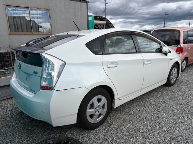 プリウス1.8 S LEDエディション