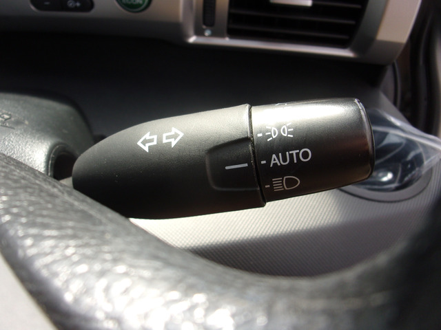 �I�[�g���C�g�R���g���[���t���f�B�X�`���[�W�w�b�h���C�g�B