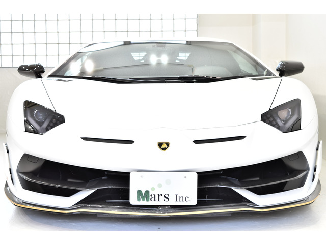 アヴェンタドールSVJ 4WD