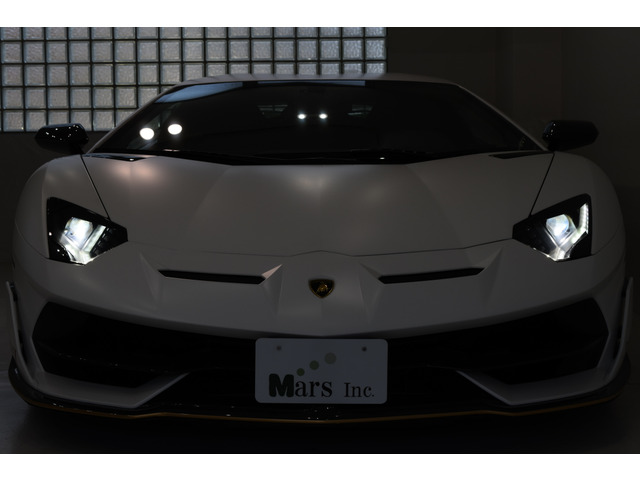 アヴェンタドールSVJ 4WD