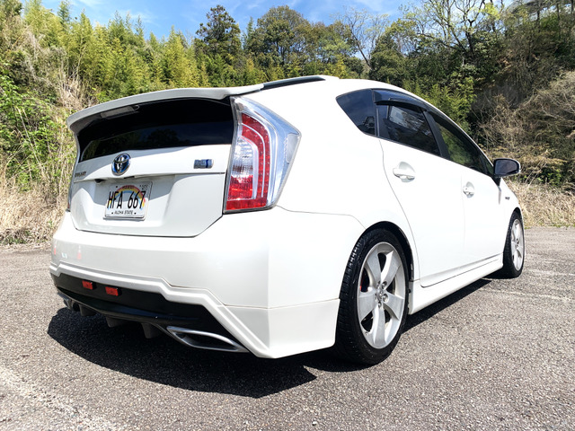 プリウス1.8 S