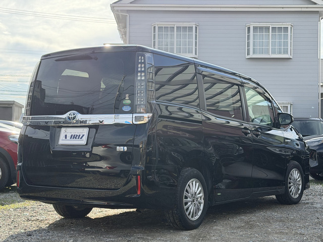 ヴォクシー1.8 ハイブリッド V