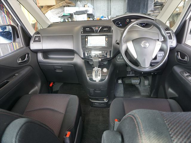 セレナ2.0 ハイウェイスター S-HYBRID Vセレクション チェアキャブ スロープ 車いす1名2列