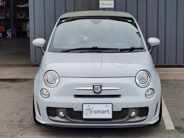 アバルト595Cツーリズモ