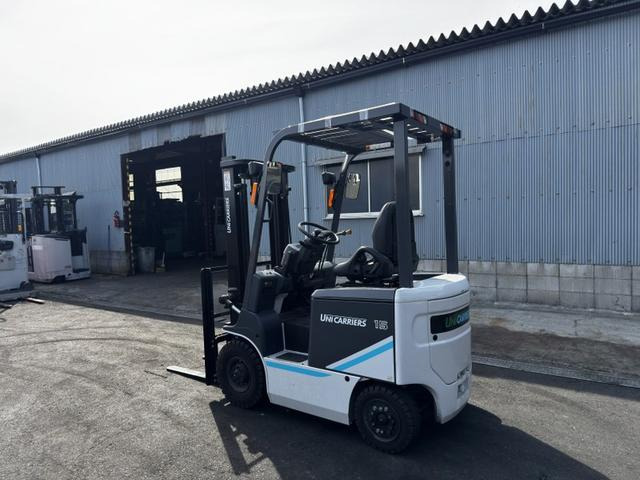 ユニキャリアバッテリータイプ　フォークリフト